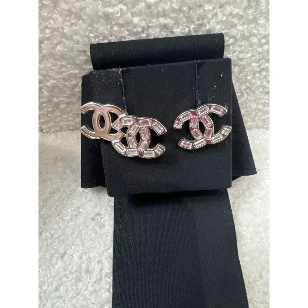Chanel CC Logo Earrings with Pink and Clear Crystals - Like New